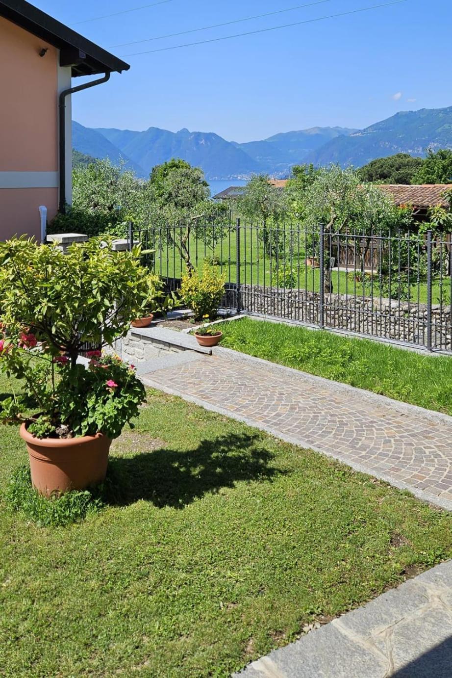 Apartment With Garden And Parking Μπελάτζιο Εξωτερικό φωτογραφία